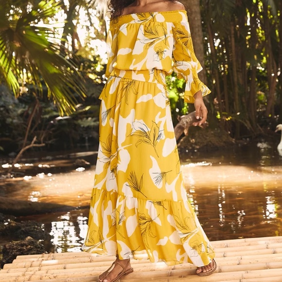 Chico's Pineapple Yellow Chiffon Off Shoulder Yellow Maxi Dress Size 4 - Picture 2 of 16